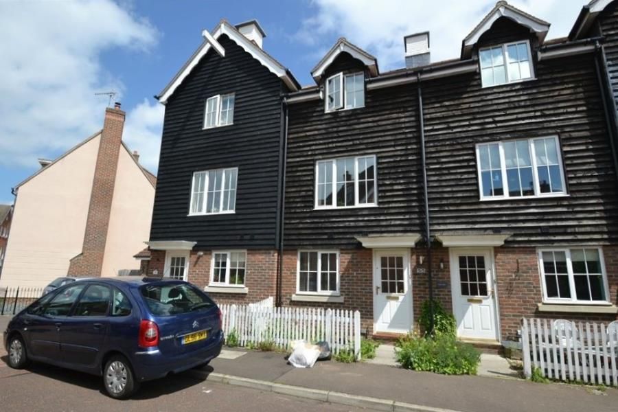 4 bed property to rent in Admirals Walk, Wivenhoe, Colchester CO7 Zoopla