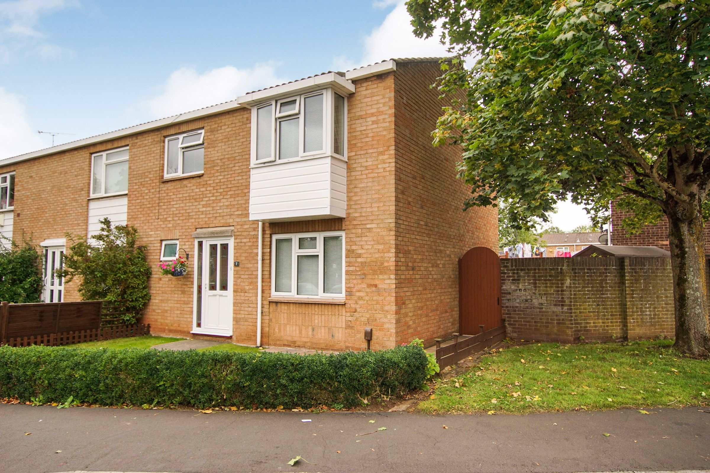 3 bed semidetached house for sale in Sheldrake Drive, Stapleton