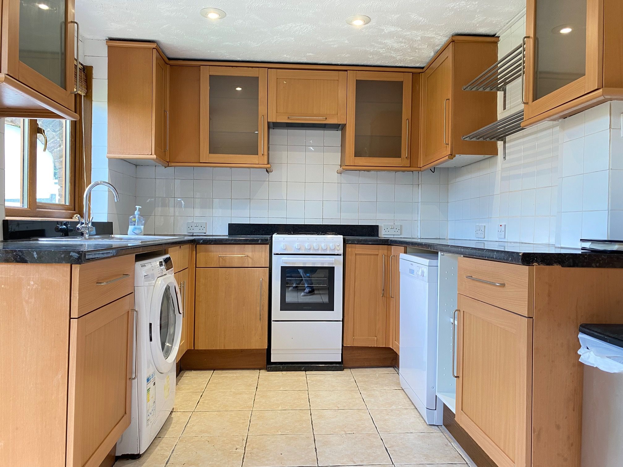 4 bed semidetached house to rent in Ashton Road, Enfield EN3 Zoopla