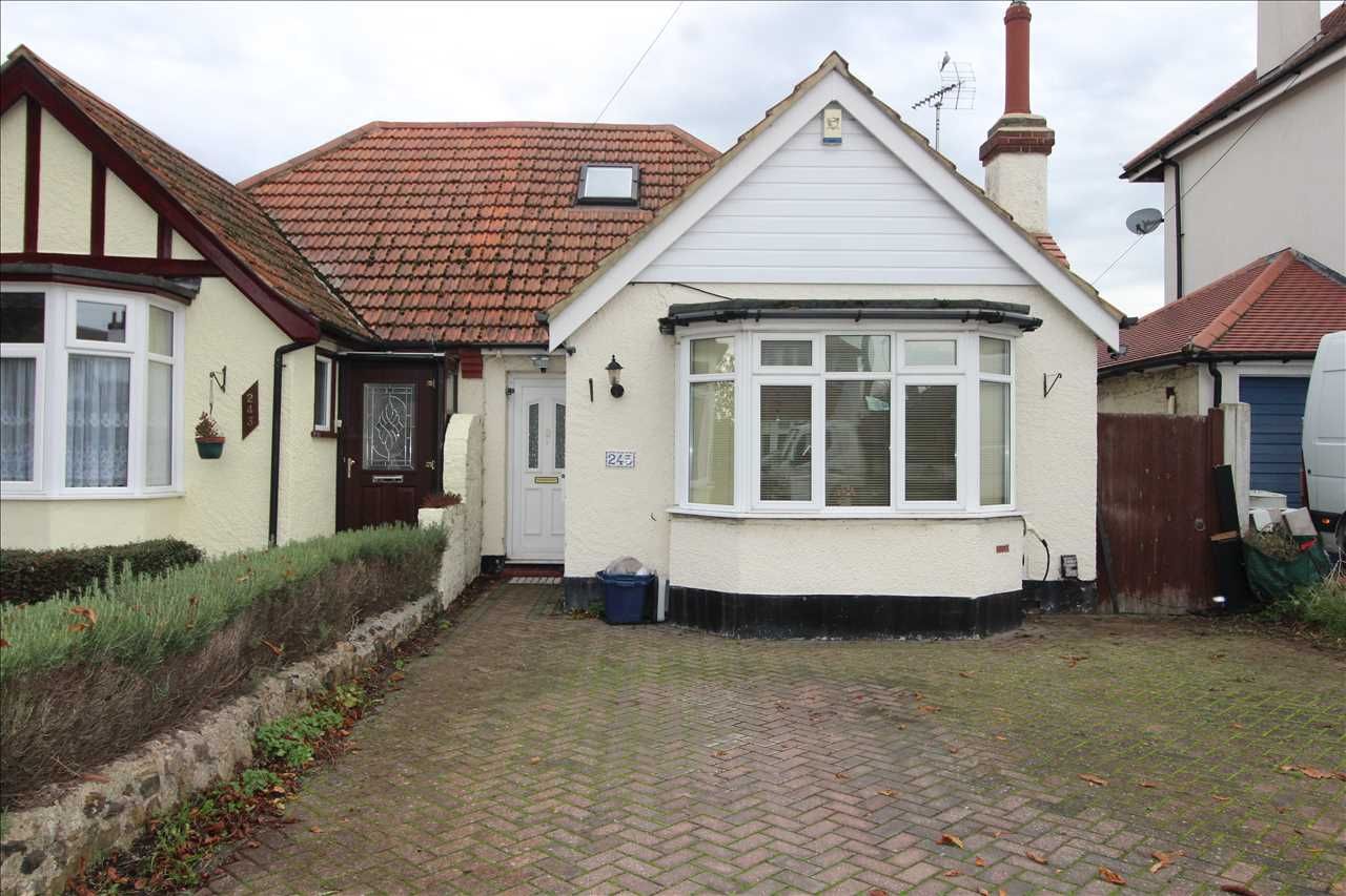 3 bed property for sale in Westbourne Grove, WestcliffOnSea SS0 Zoopla