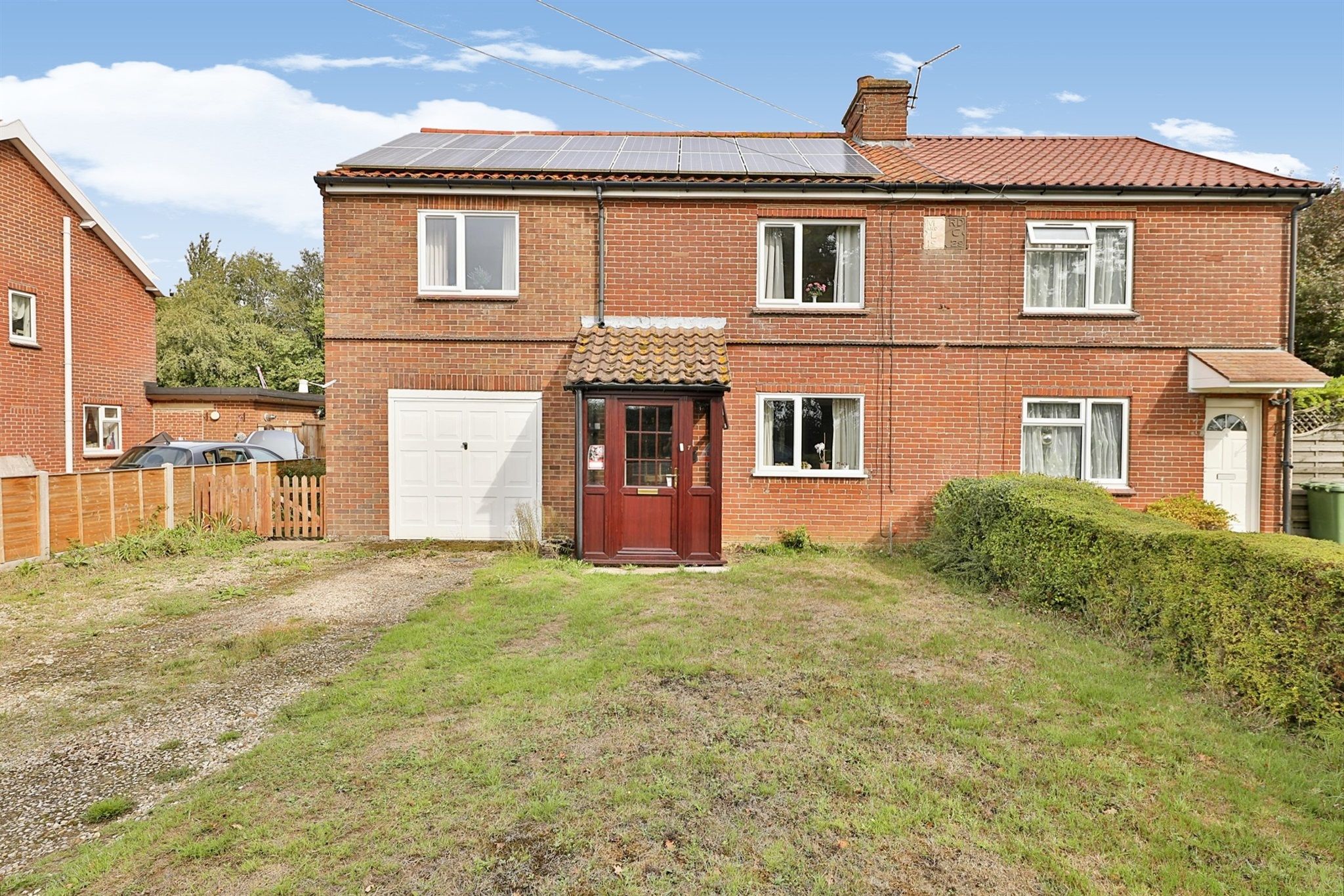 4 bed semidetached house for sale in Mattishall Road, East Tuddenham