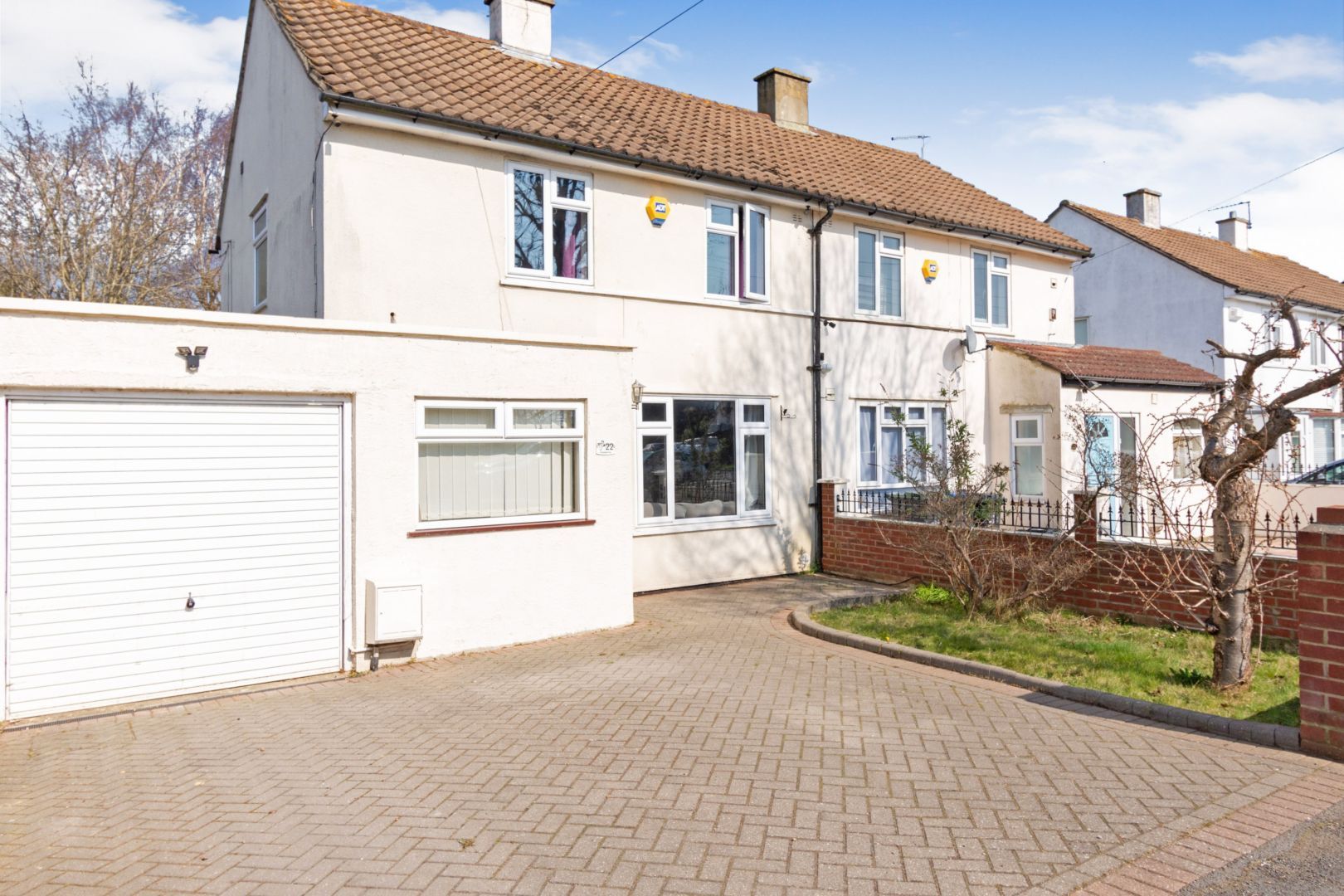2 bed semidetached house for sale in Homestead Way, New Addington