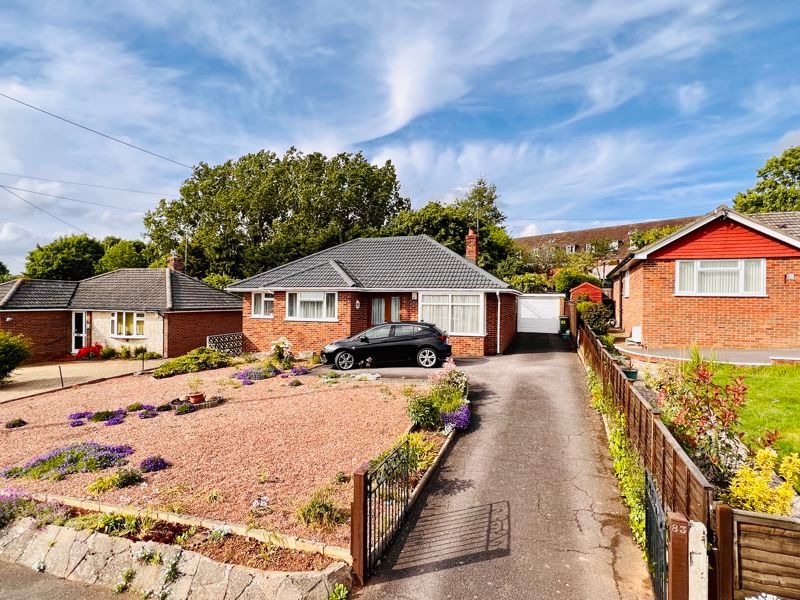 3 bed detached bungalow for sale in Stoke Road, Taunton TA1 Zoopla