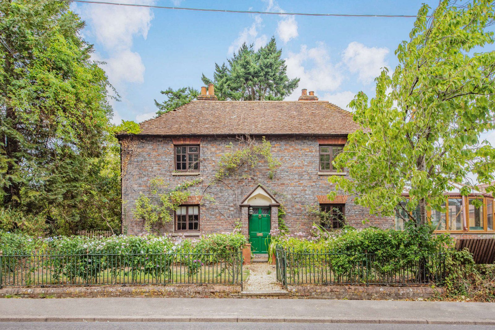 4 bed detached house for sale in Newbury Road, Kingsclere, Newbury