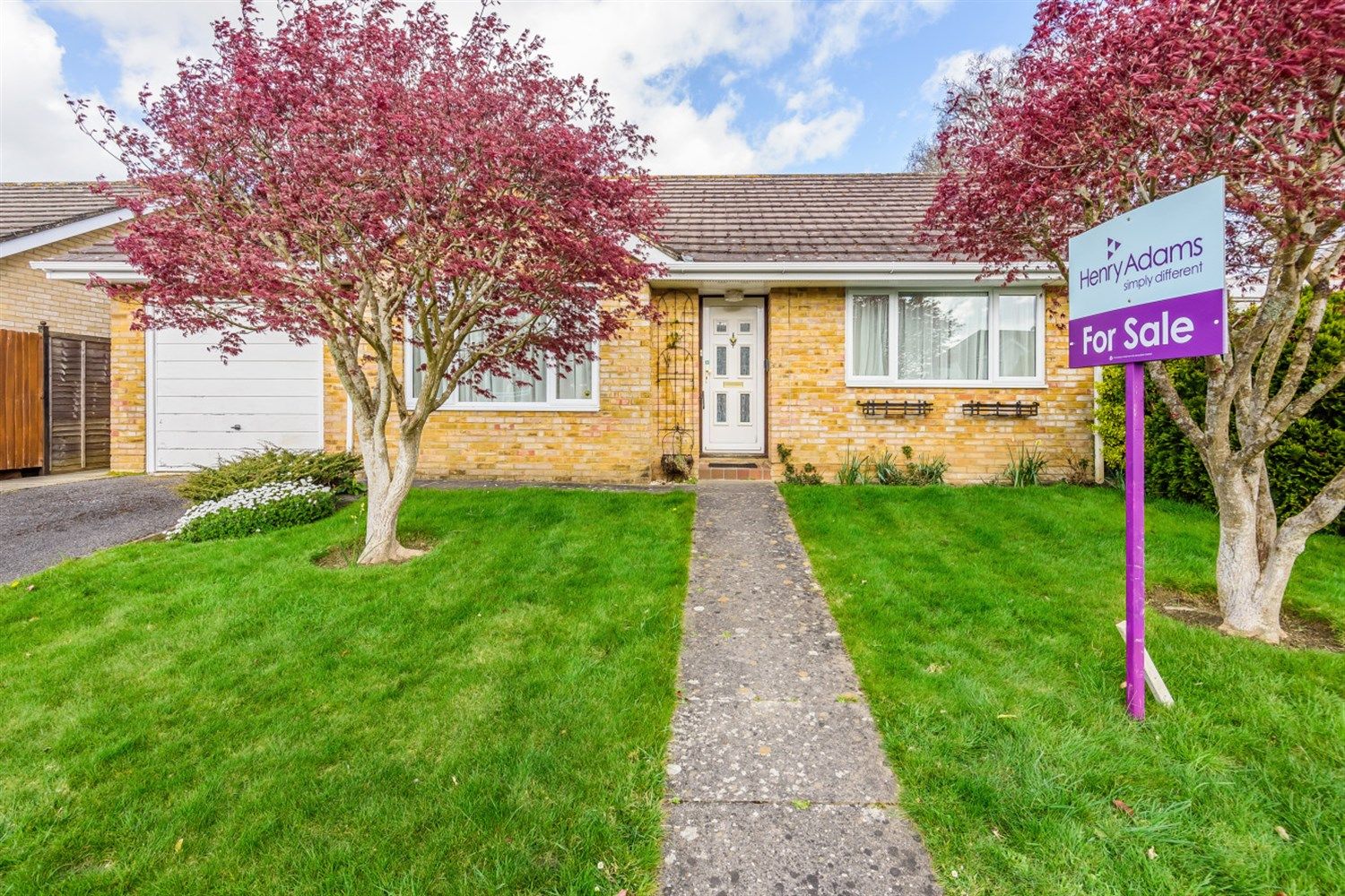 2 bed detached bungalow for sale in 23 Nightingale Walk, Billingshurst