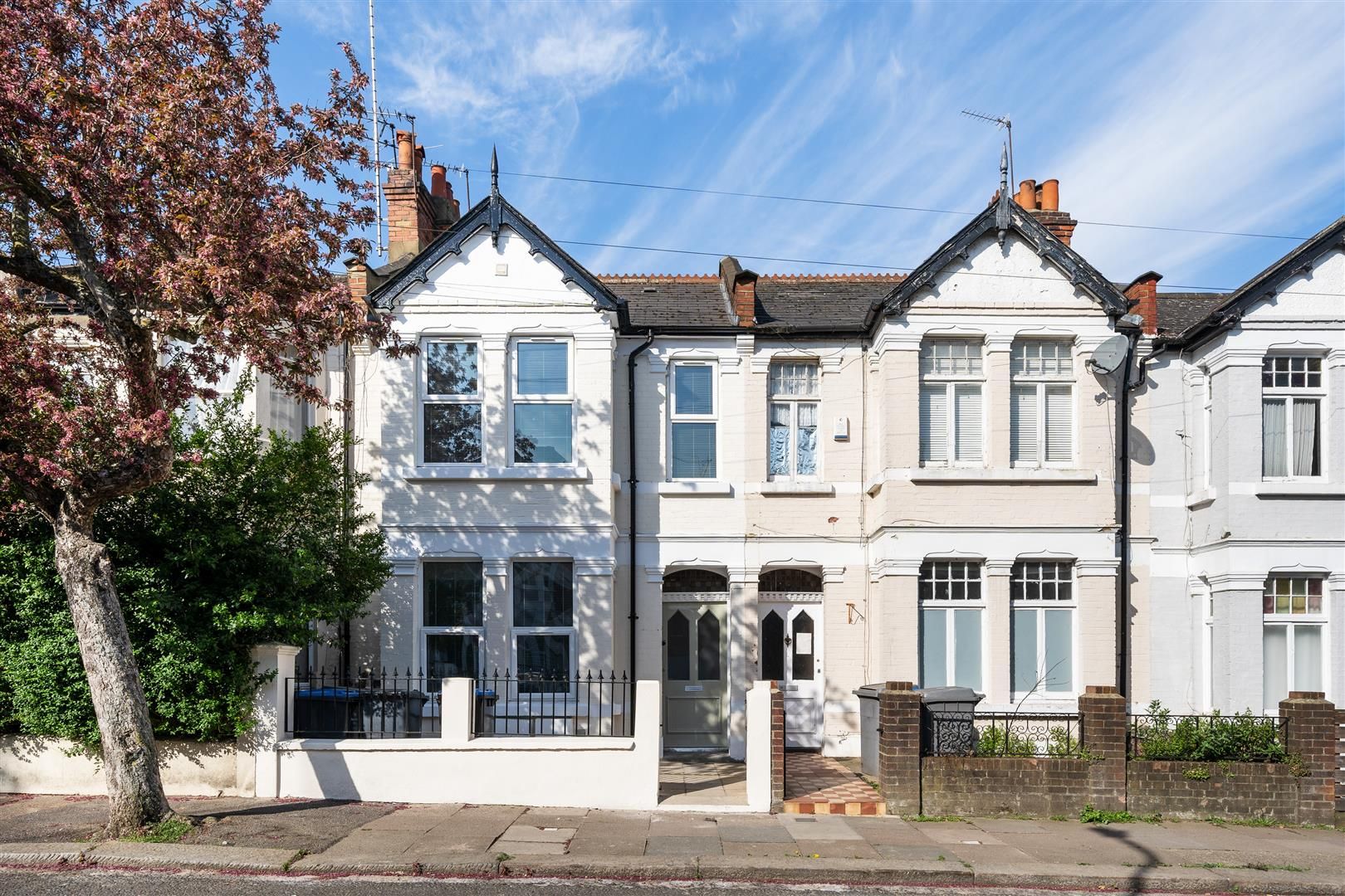 6 bed terraced house for sale in Churchill Road, London NW2 Zoopla