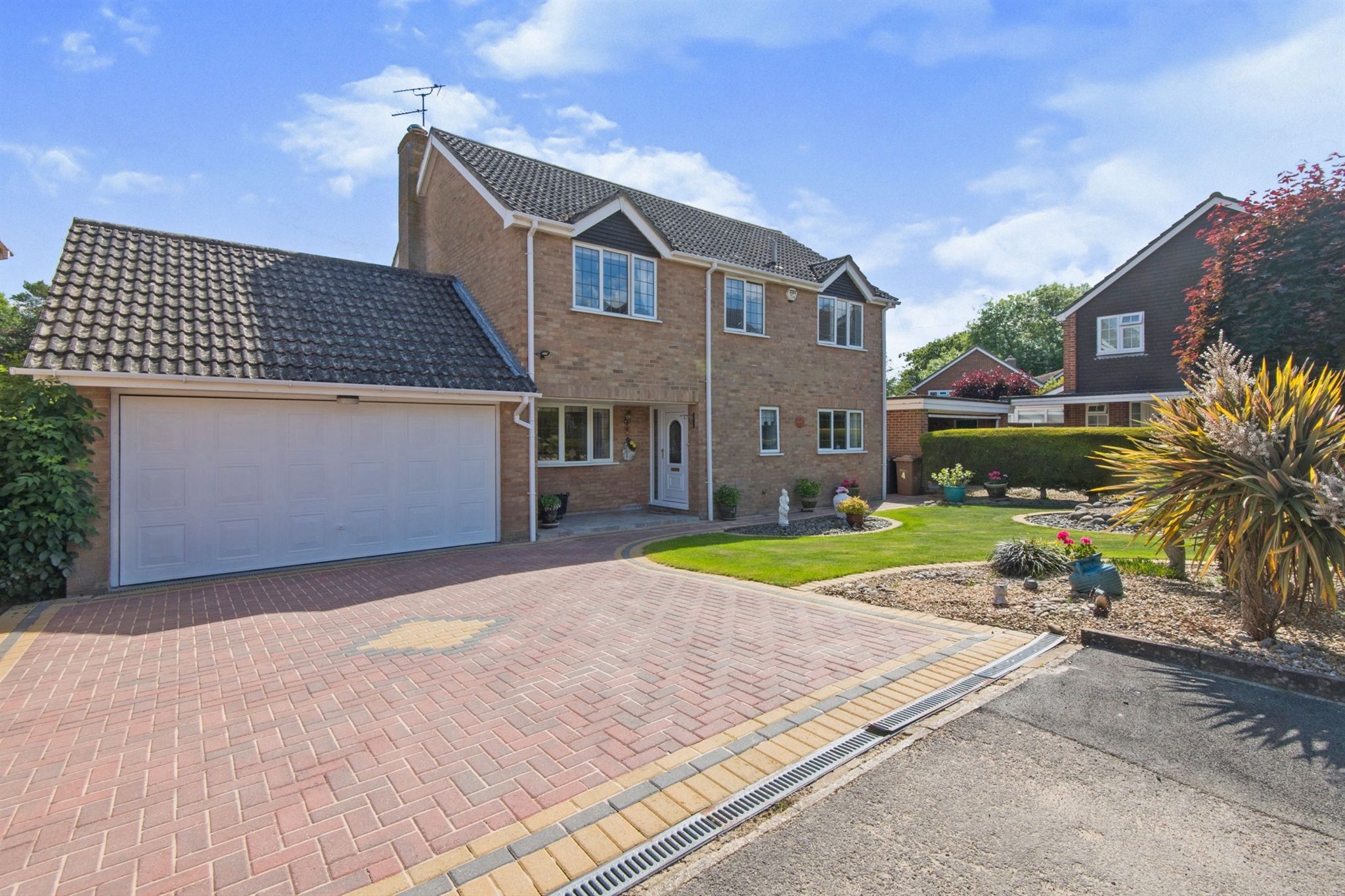 3 bed detached house for sale in Reeves Close, West Wellow, Romsey SO51