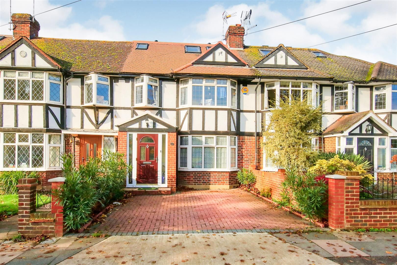 4 bed terraced house to rent in Latchmere Lane, Kingston Upon Thames