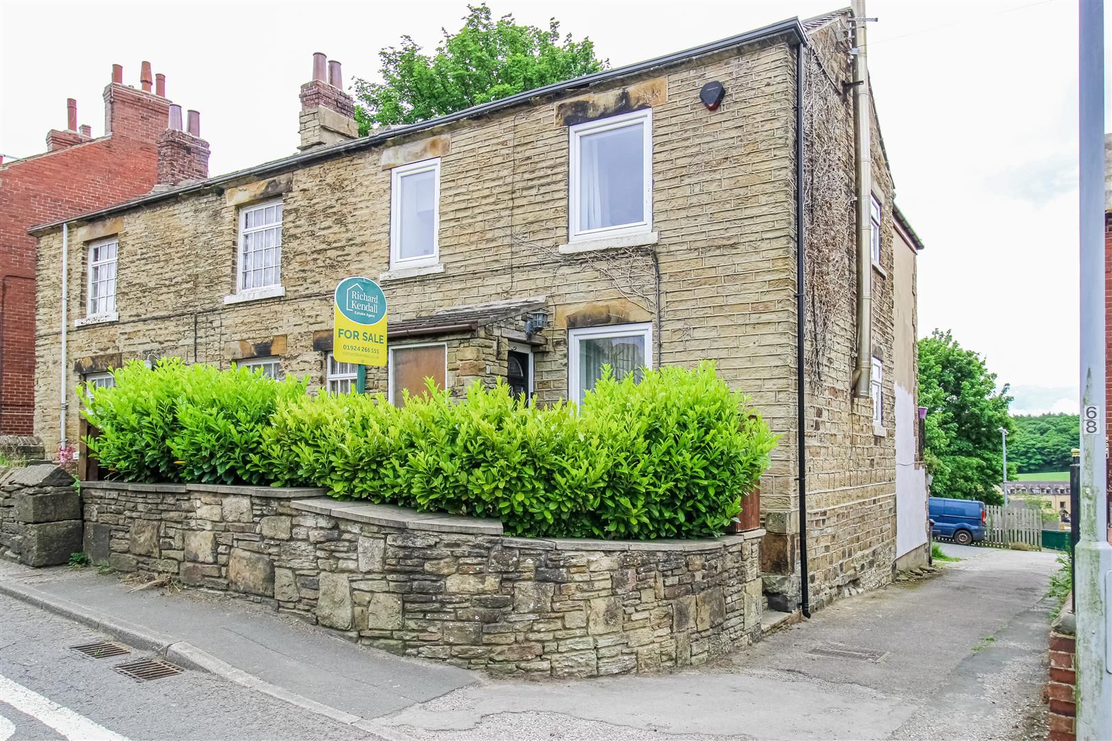 3 bed semidetached house for sale in Barnsley Road, Flockton