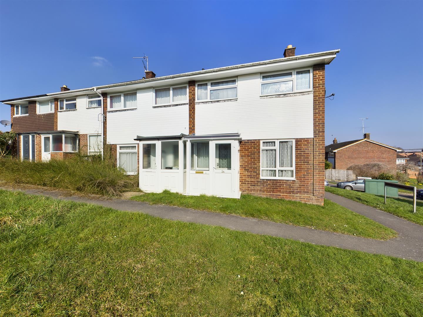 3 bed end terrace house for sale in Longcroft Close, Basingstoke RG21