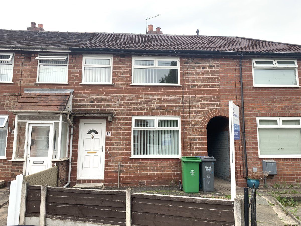 3 bed terraced house to rent in Grindall Avenue, Moston, Manchester M40
