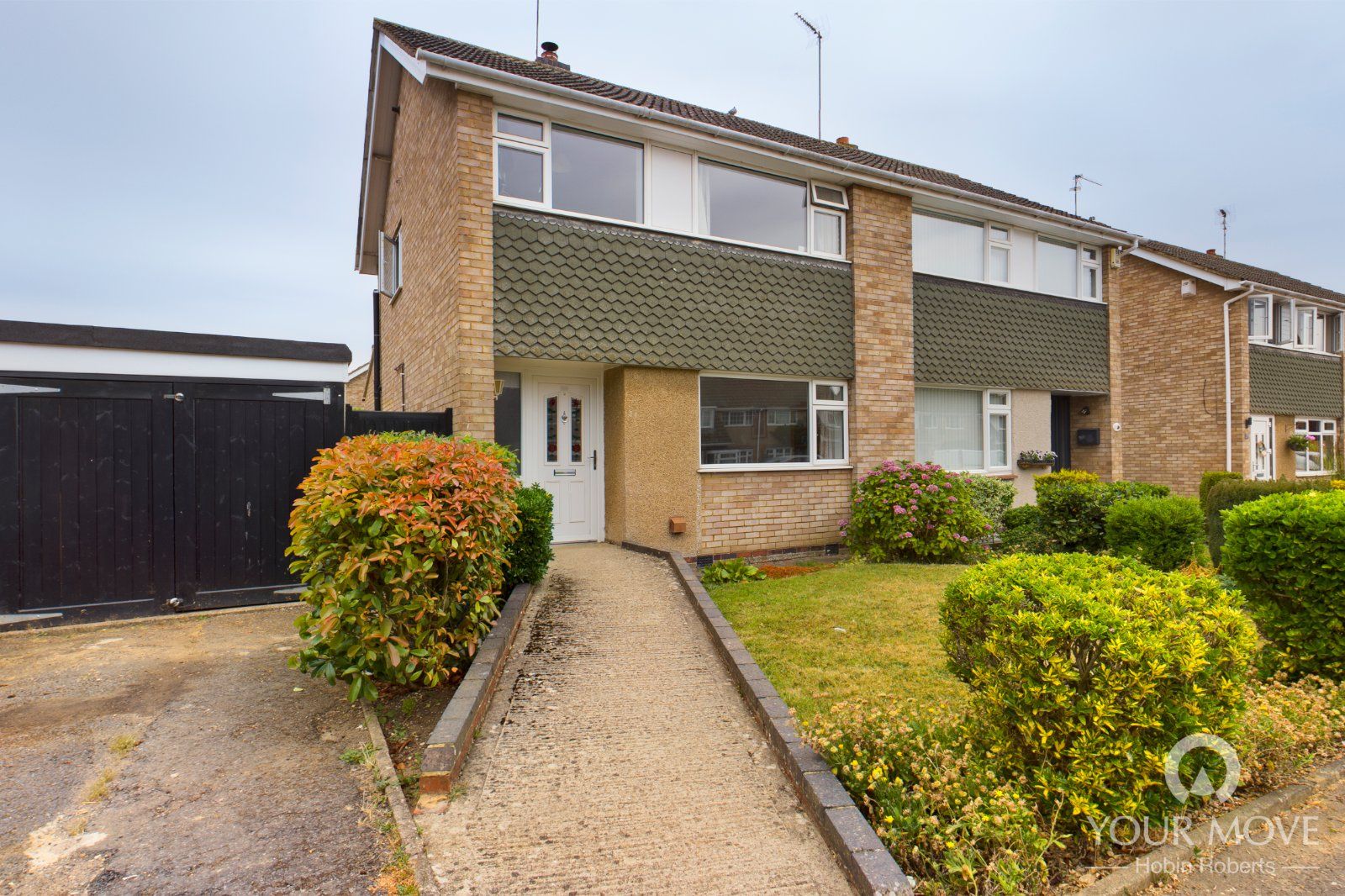 3 bed semidetached house for sale in Wrenbury Road, Duston