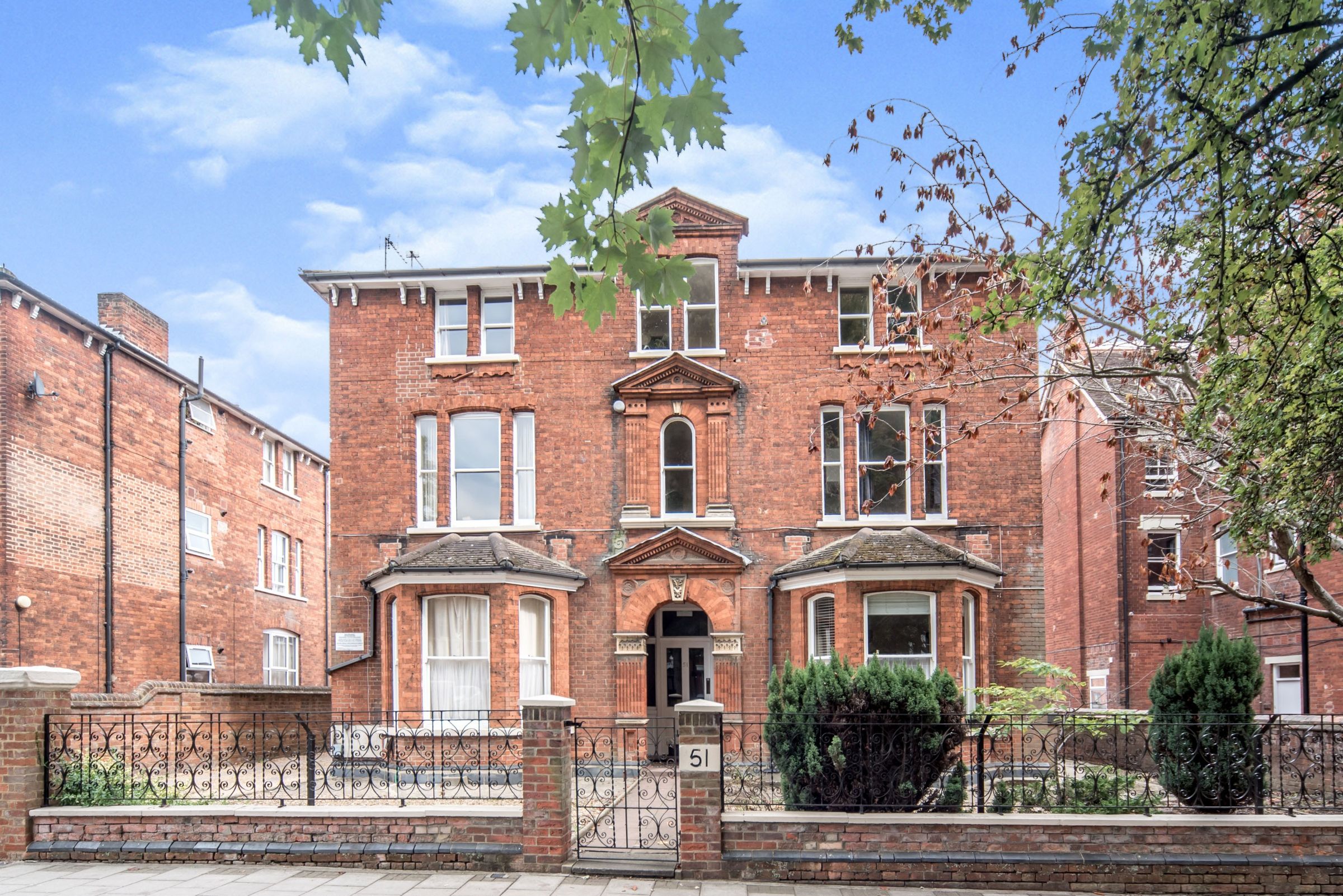 Studio for sale in De Parys Avenue, Bedford, Bedfordshire MK40 Zoopla