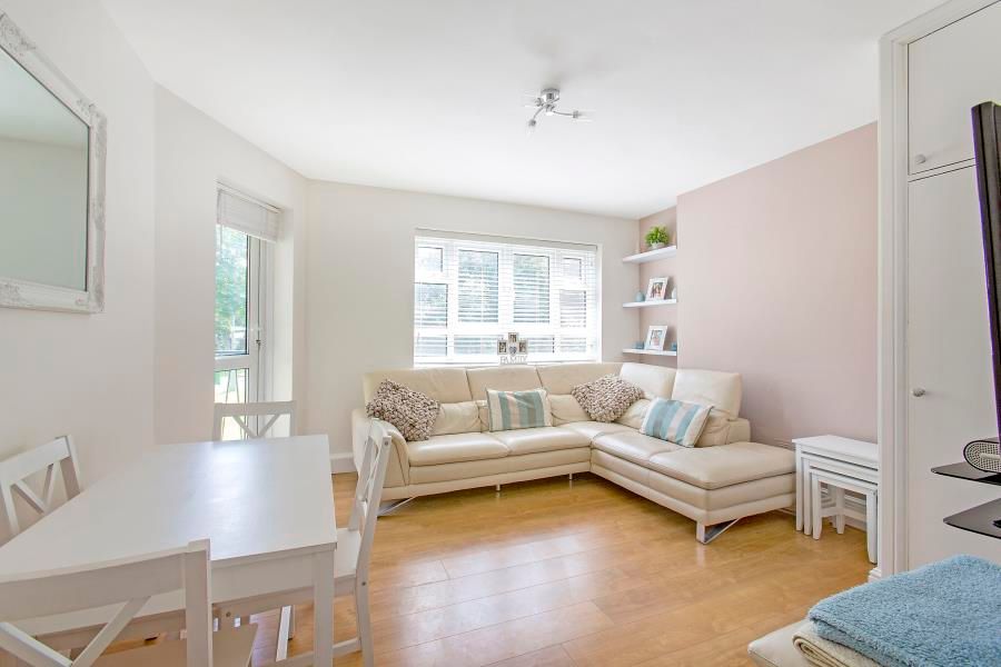 Horne Way, London SW15  