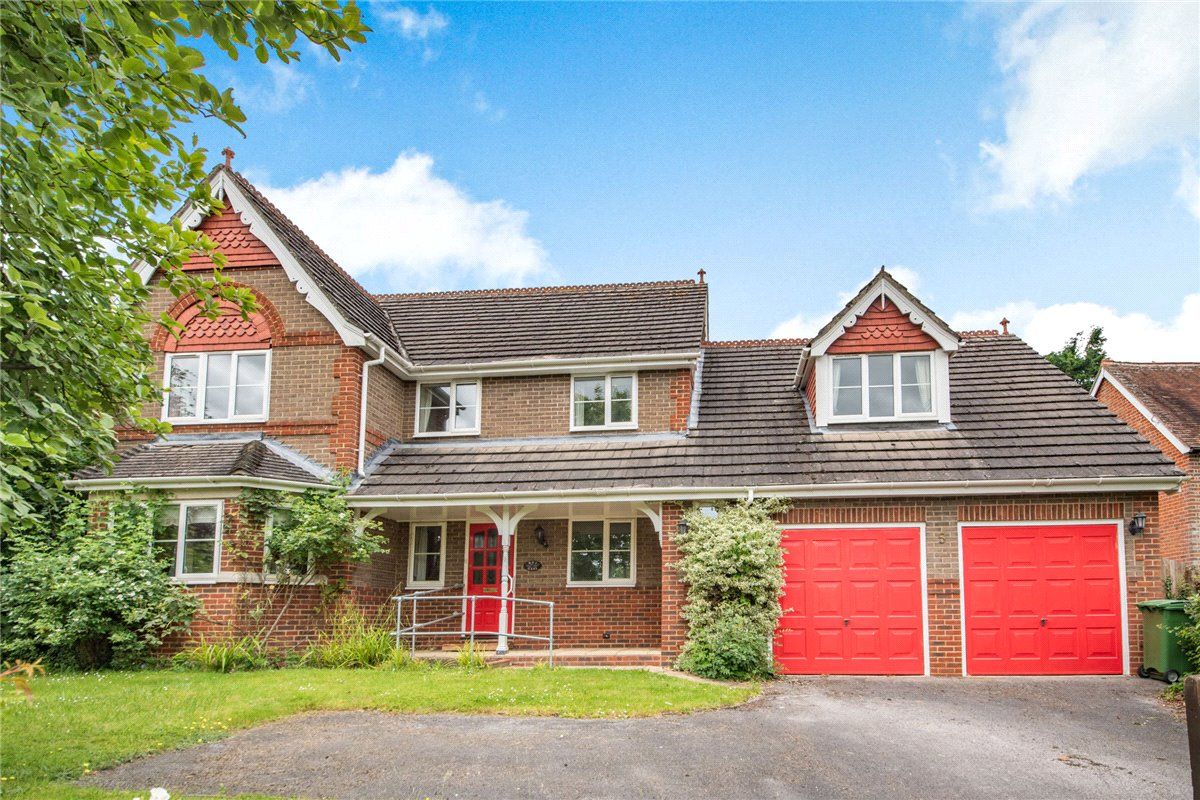 5 bed detached house for sale in St. Peters Close, Headley, Thatcham