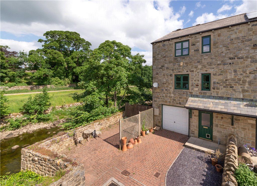 4 bed end terrace house for sale in Kings Mill Lane, Giggleswick