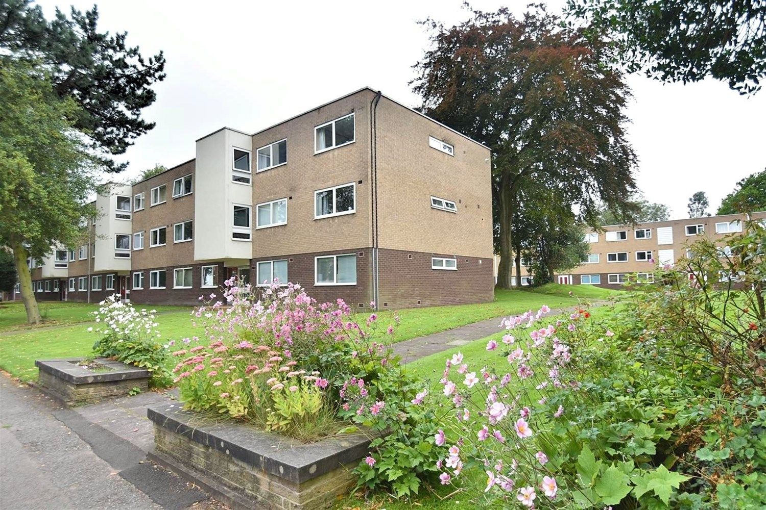 2 bed flat to rent in Brooklands Road, Sale M33 Zoopla