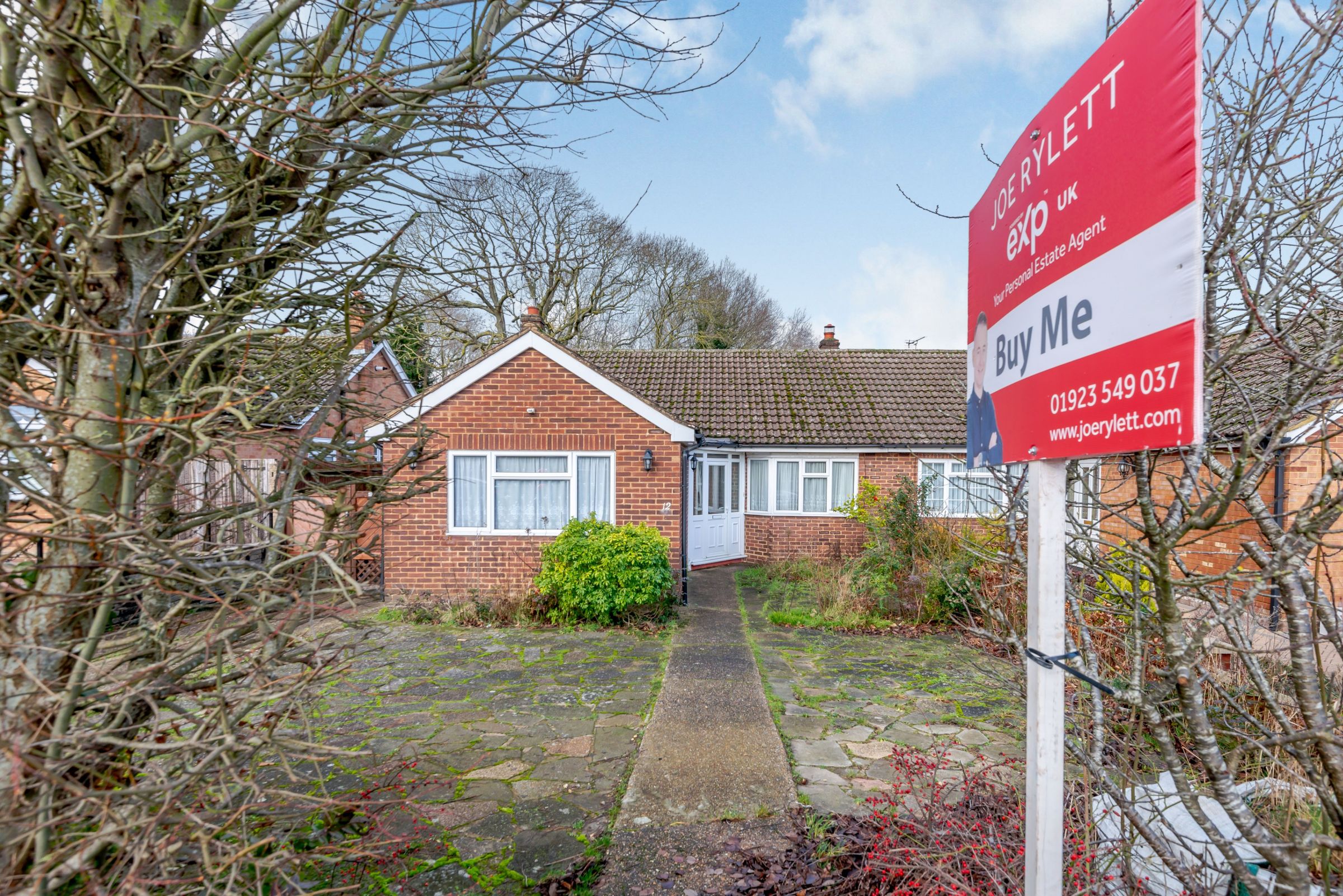 2 bed semidetached bungalow for sale in Jenkins Avenue, Bricket Wood
