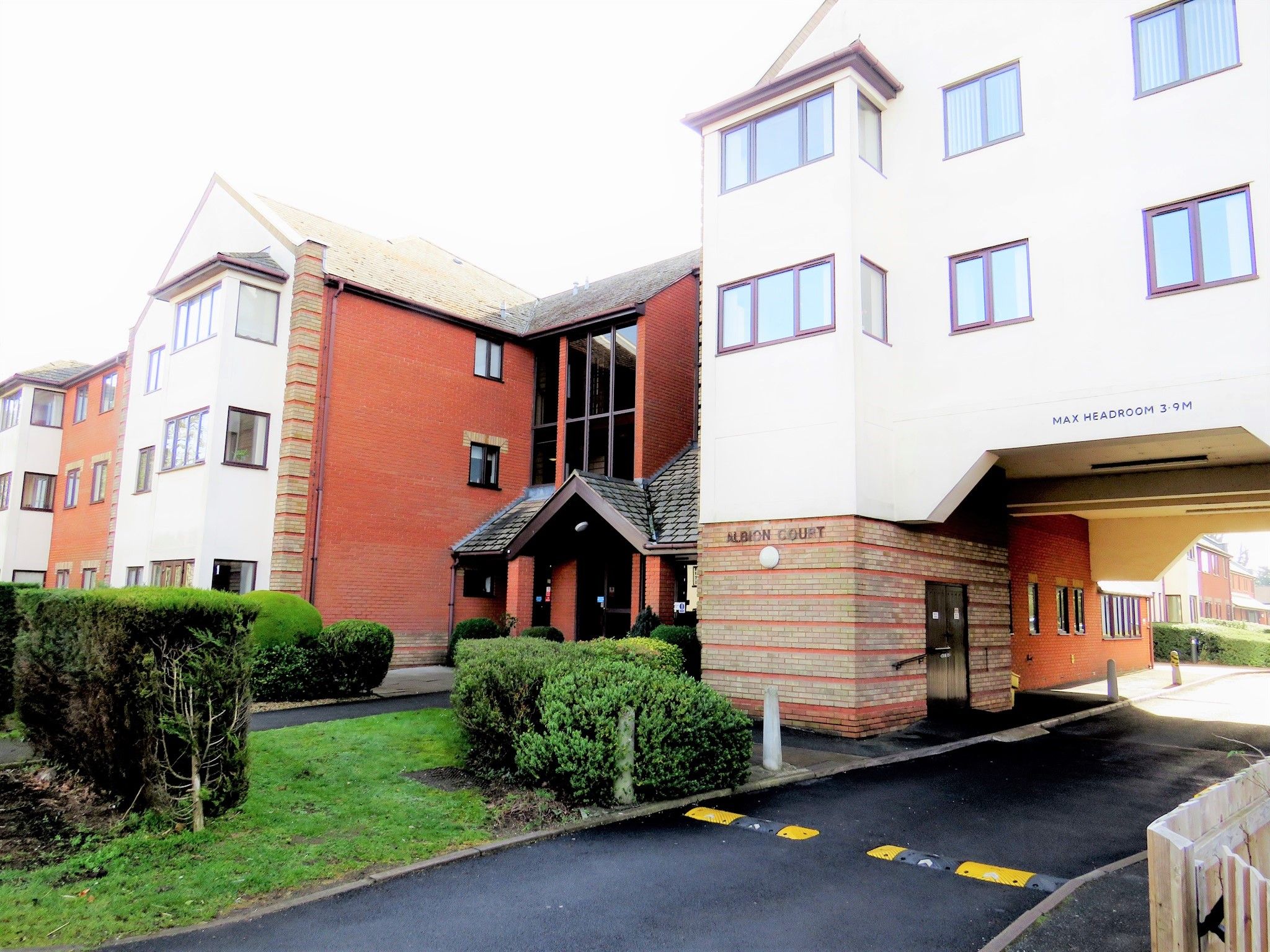 1 bed property for sale in Albion Court, Sun Street, Billericay CM12