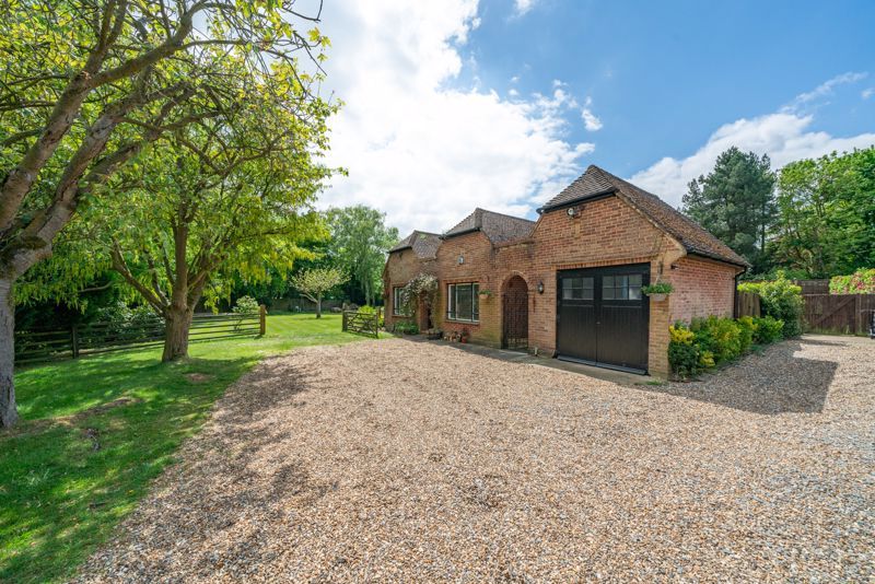 3 bed detached house for sale in Dimmocks Lane, Sarratt WD3 Zoopla