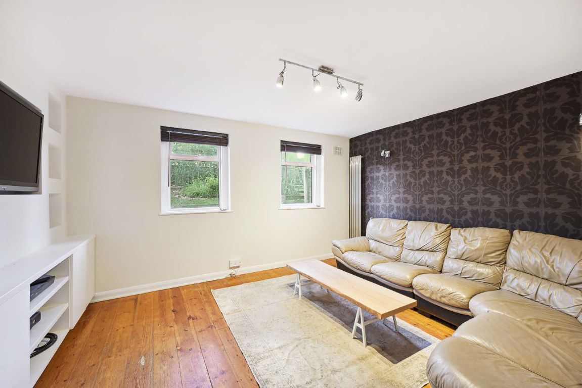 2 bed flat for sale in Boston Manor Road, Brentford TW8 Zoopla