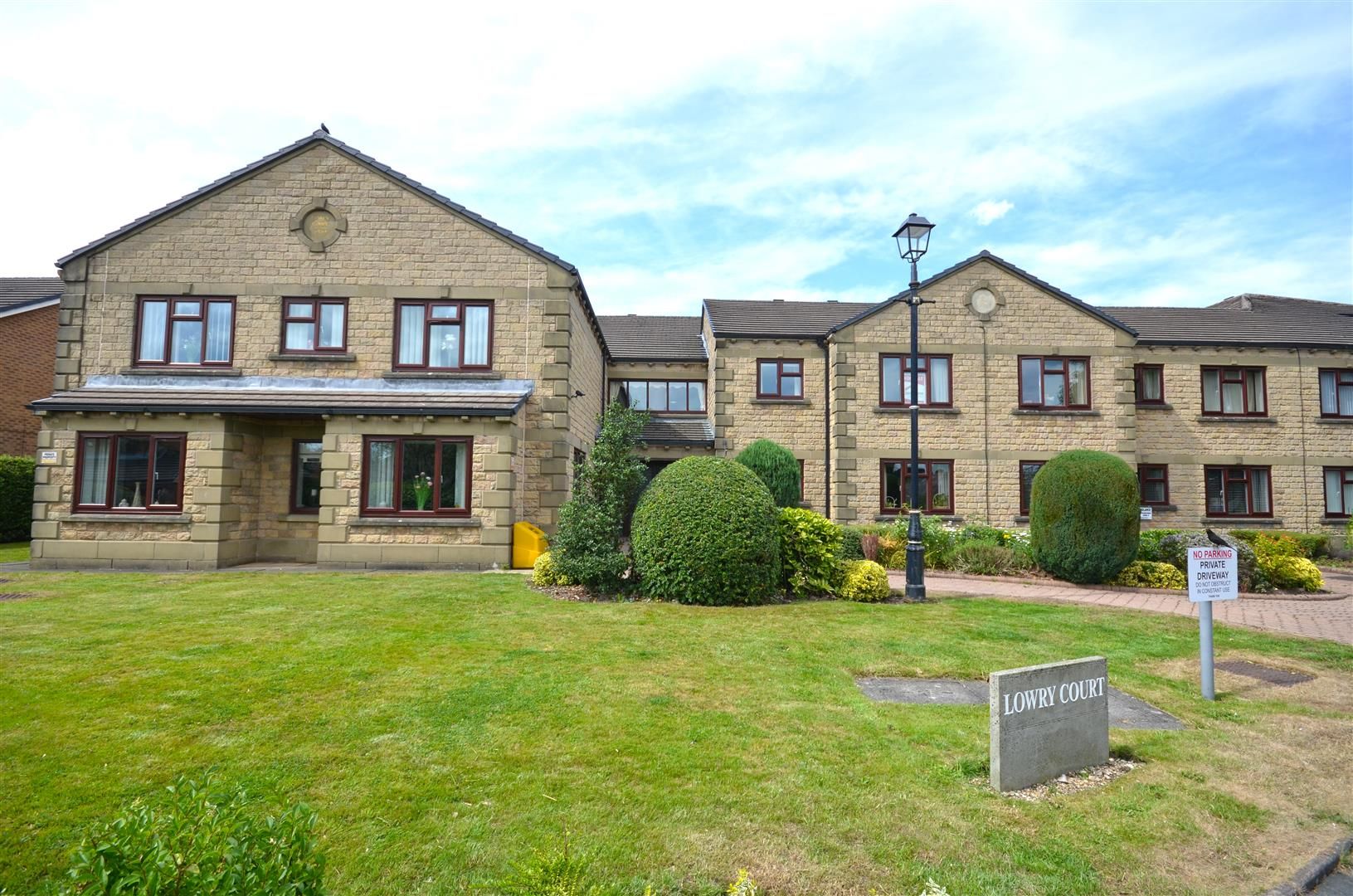 1 bed flat for sale in Lowry Court, Mottram, Hyde SK14 Zoopla