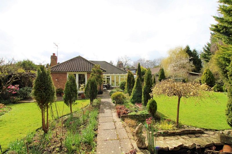 3 bed bungalow for sale in Meath Green Lane, Horley, Surrey. RH6 Zoopla