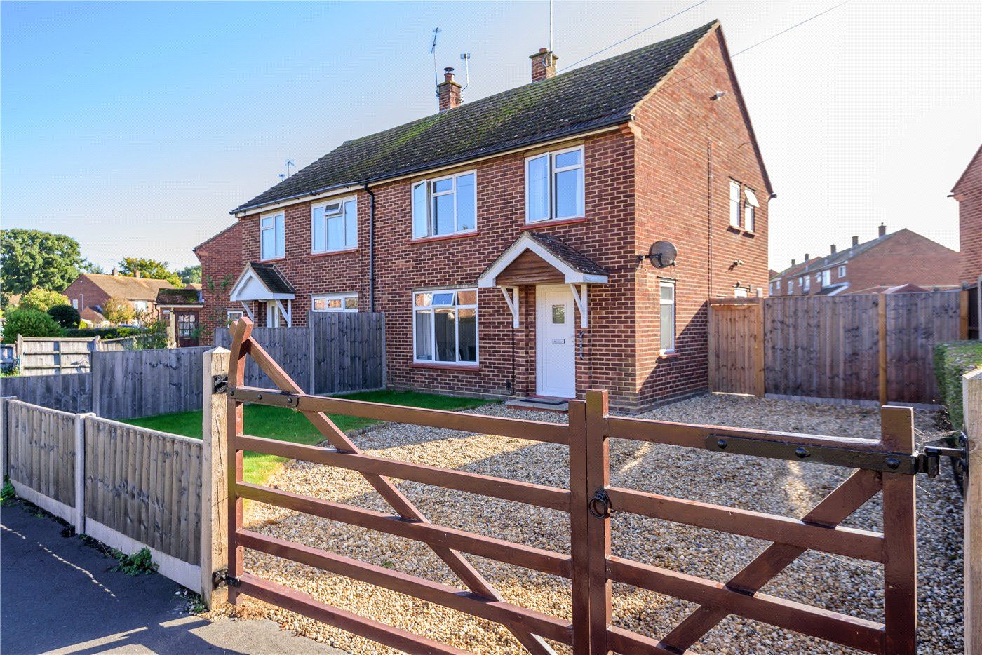 3 bed semidetached house for sale in Bowling Green Road, Chobham