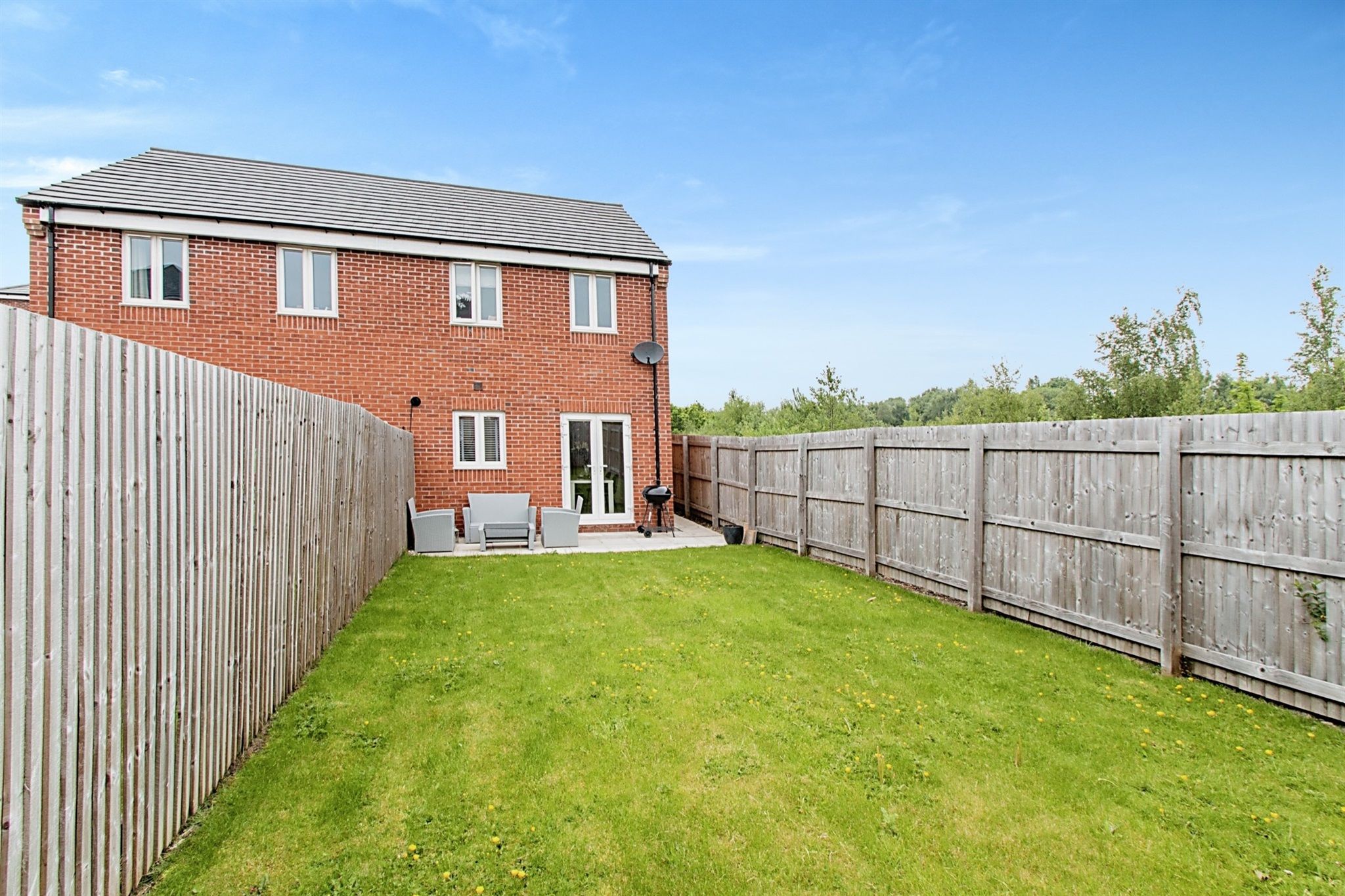 3 bed semidetached house for sale in Scampston Drive, East Ardsley