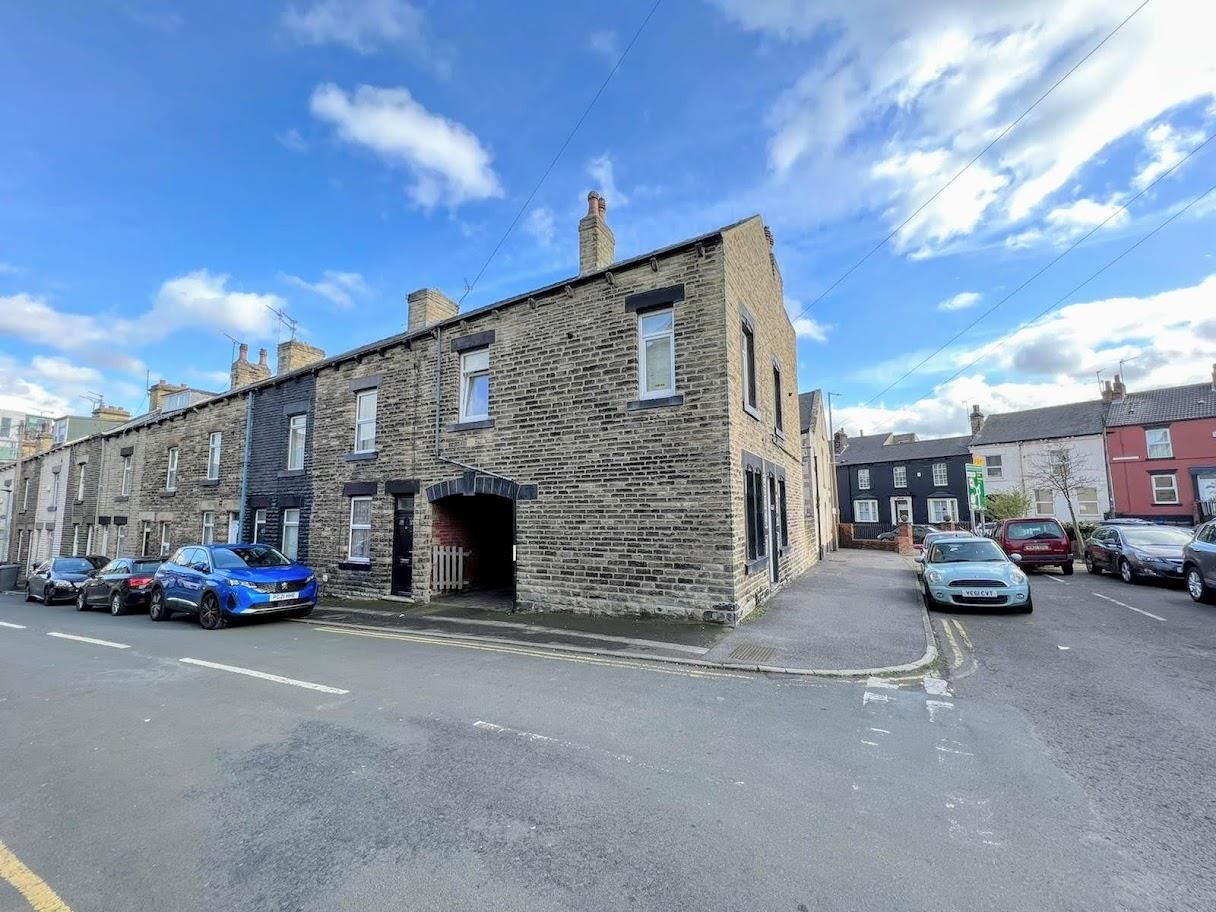 5 bed end terrace house for sale in Farrar Street, Barnsley, South