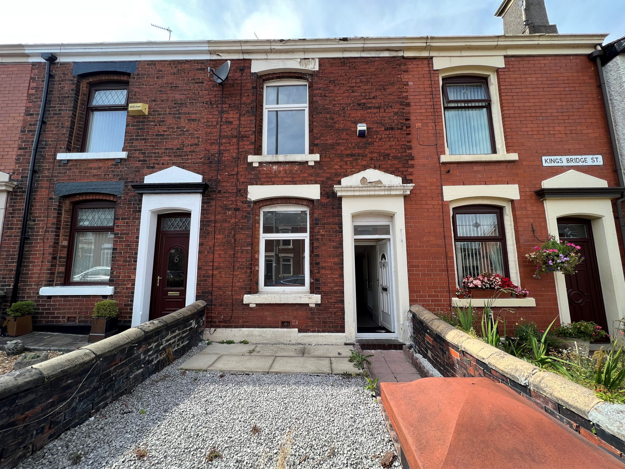 3 bed terraced house to rent in Kings Bridge Street, Blackburn BB2 Zoopla