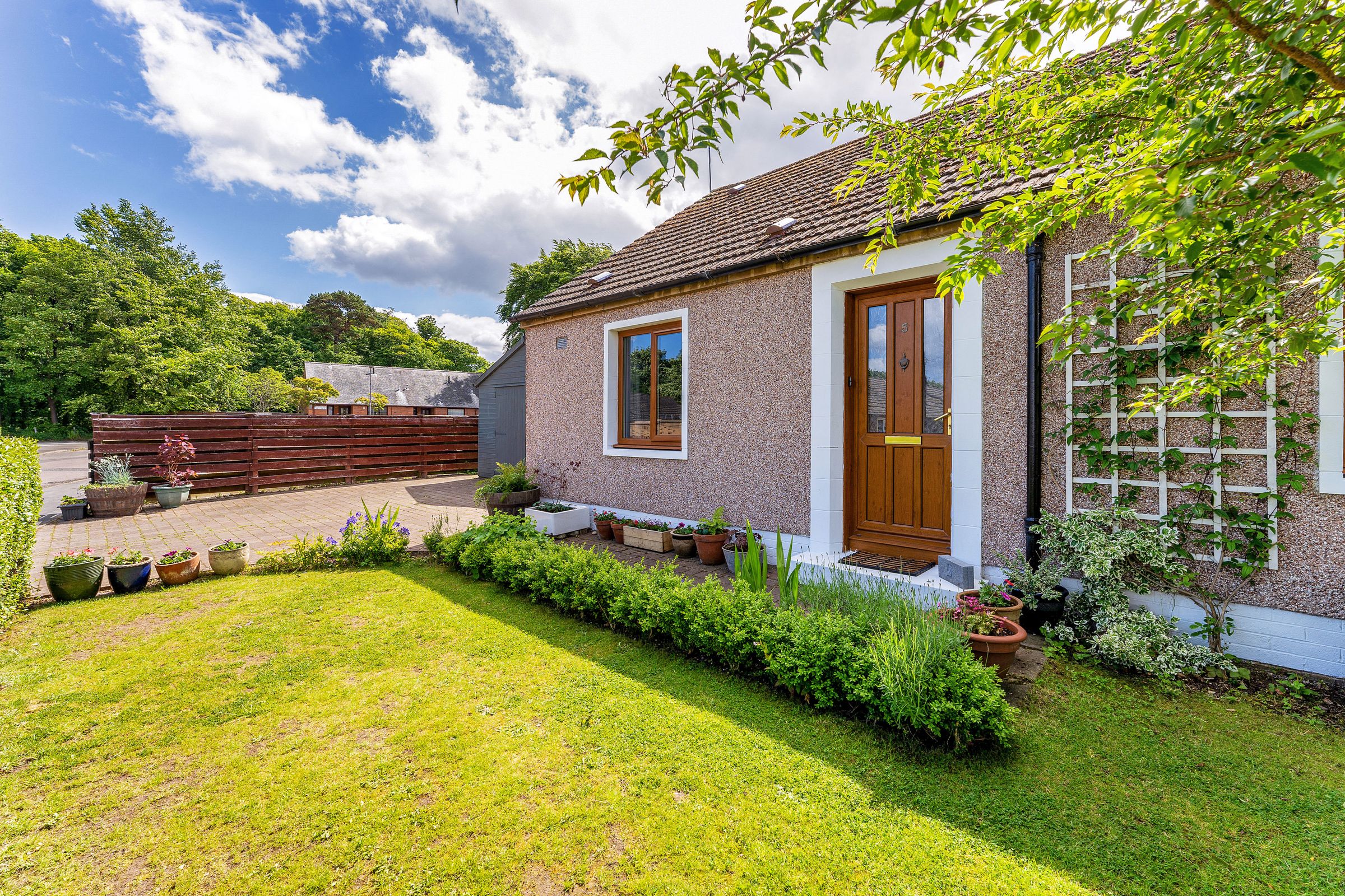 3 bed semidetached house for sale in 5 Forthview Road, Longniddry
