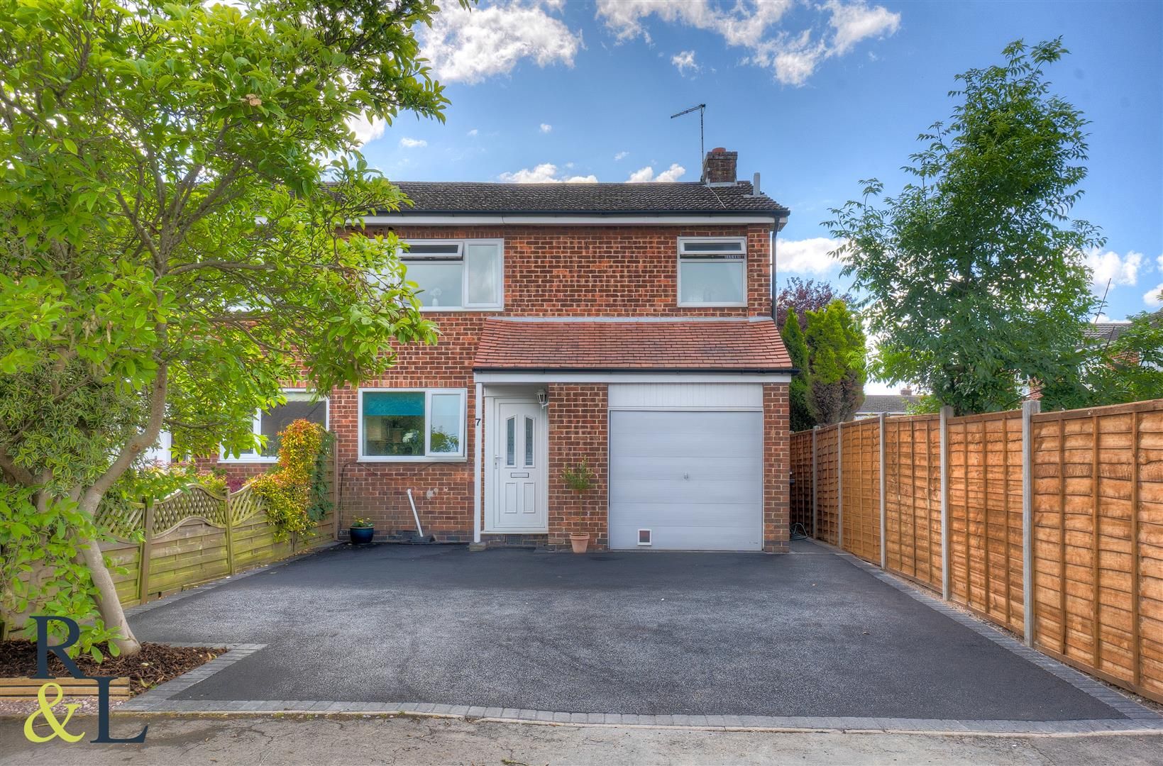 3 bed semidetached house for sale in Grange Close, AshbyDeLaZouch