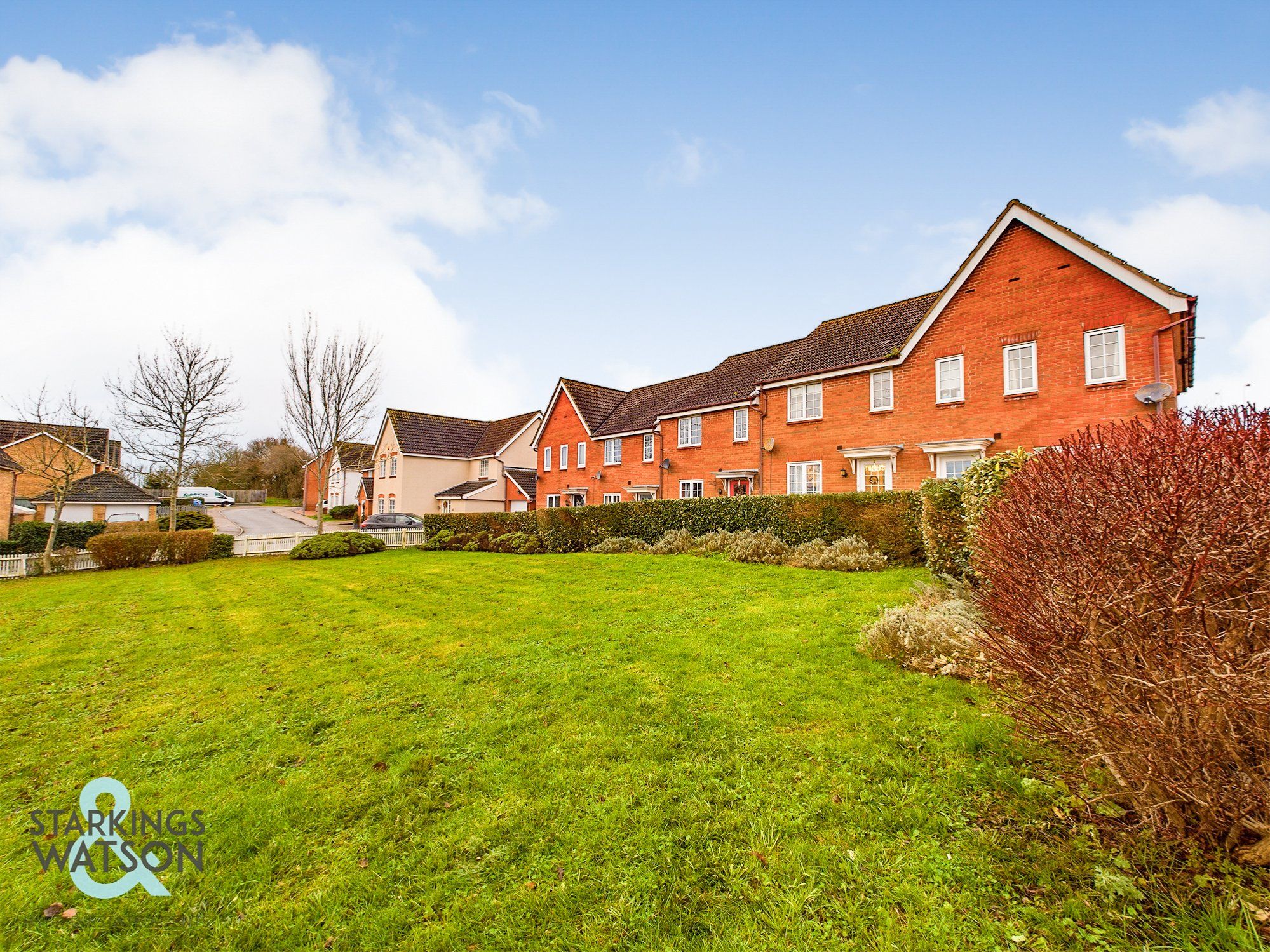 3 bed terraced house for sale in Alan Avenue, Newton Flotman, Norwich
