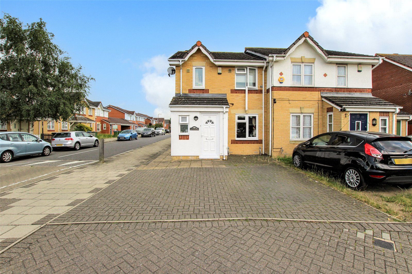 3 bed semidetached house for sale in Newmarsh Road, Thamesmead, London