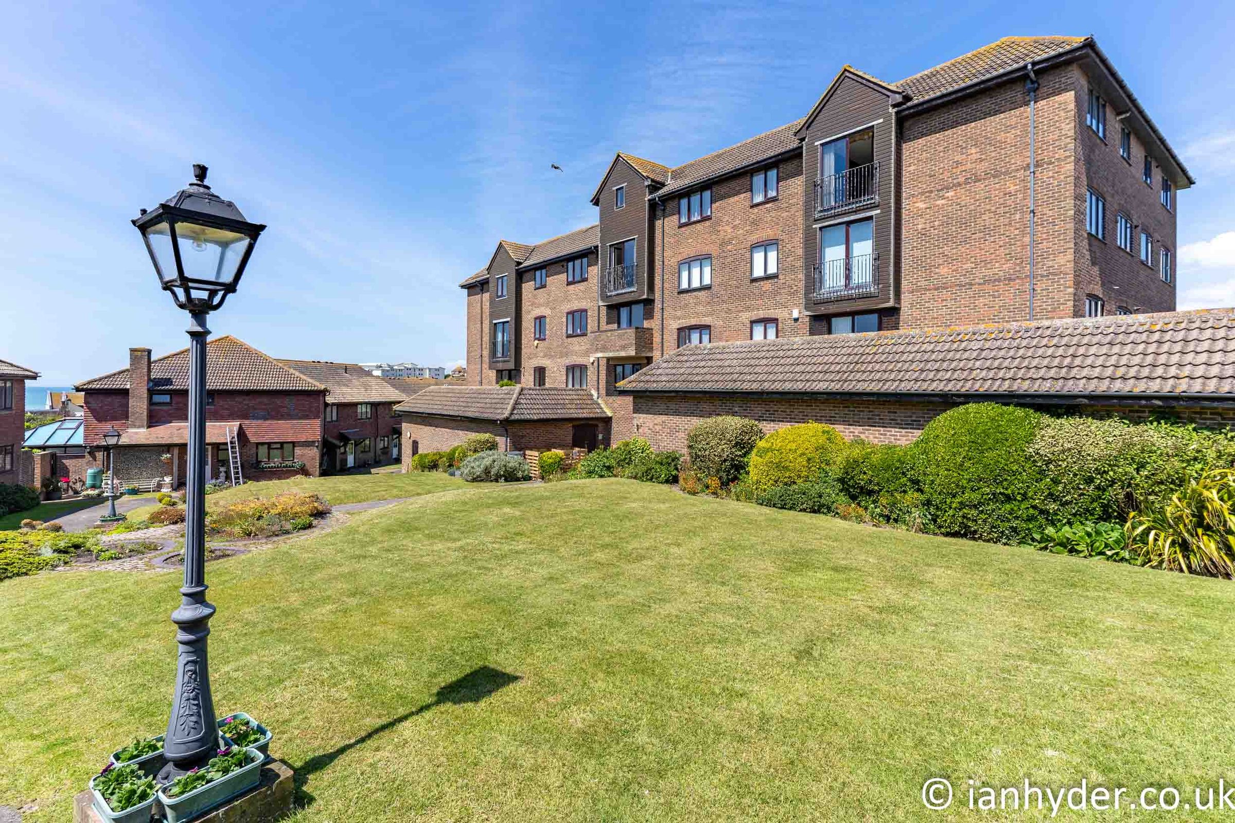 2 bed flat for sale in Kipling Court, St Aubyns Mead, Rottingdean, Brighton  BN2 - Zoopla