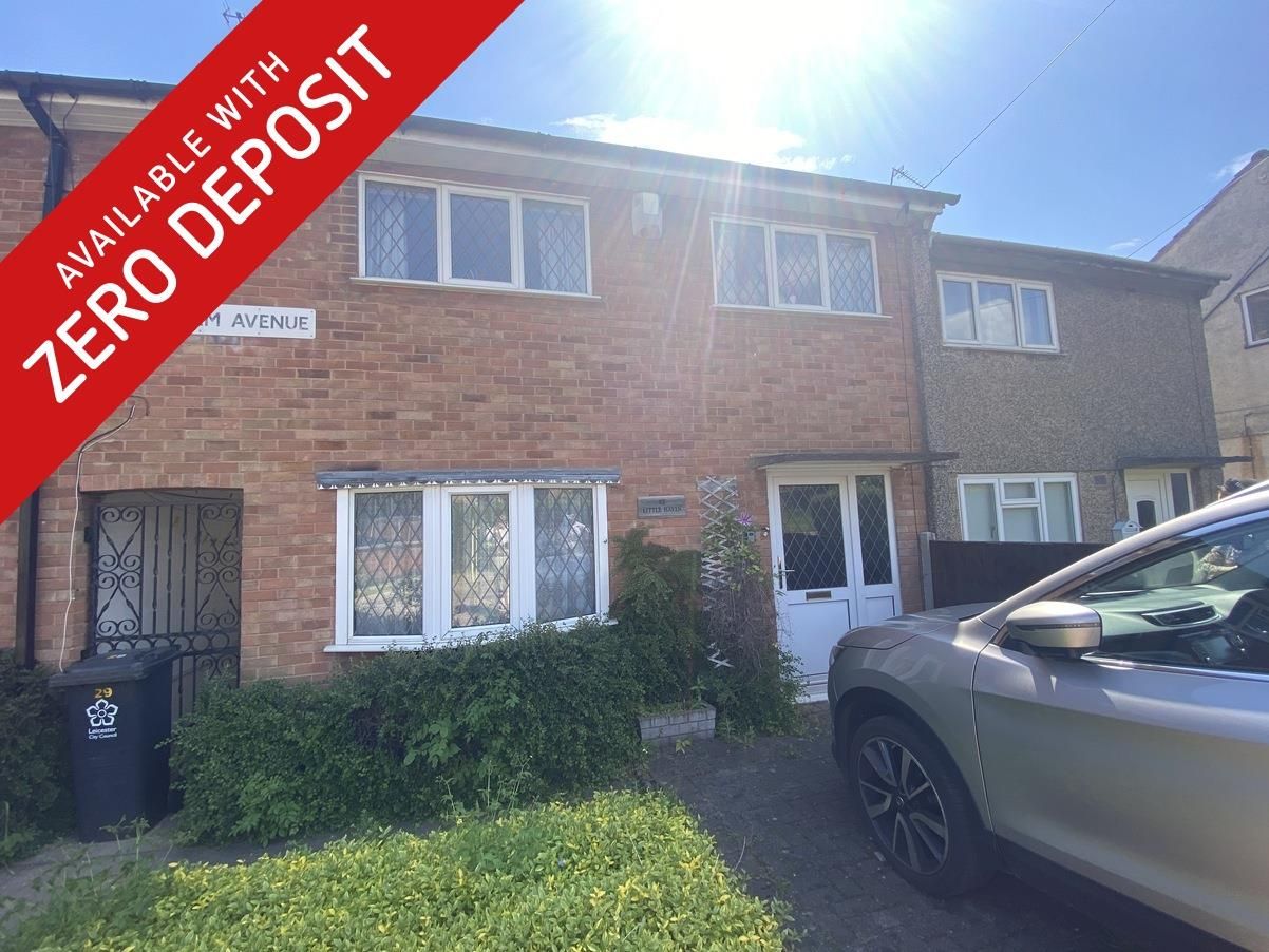 3 bed town house to rent in Wokingham Avenue, Glen Parva, Leicester LE2