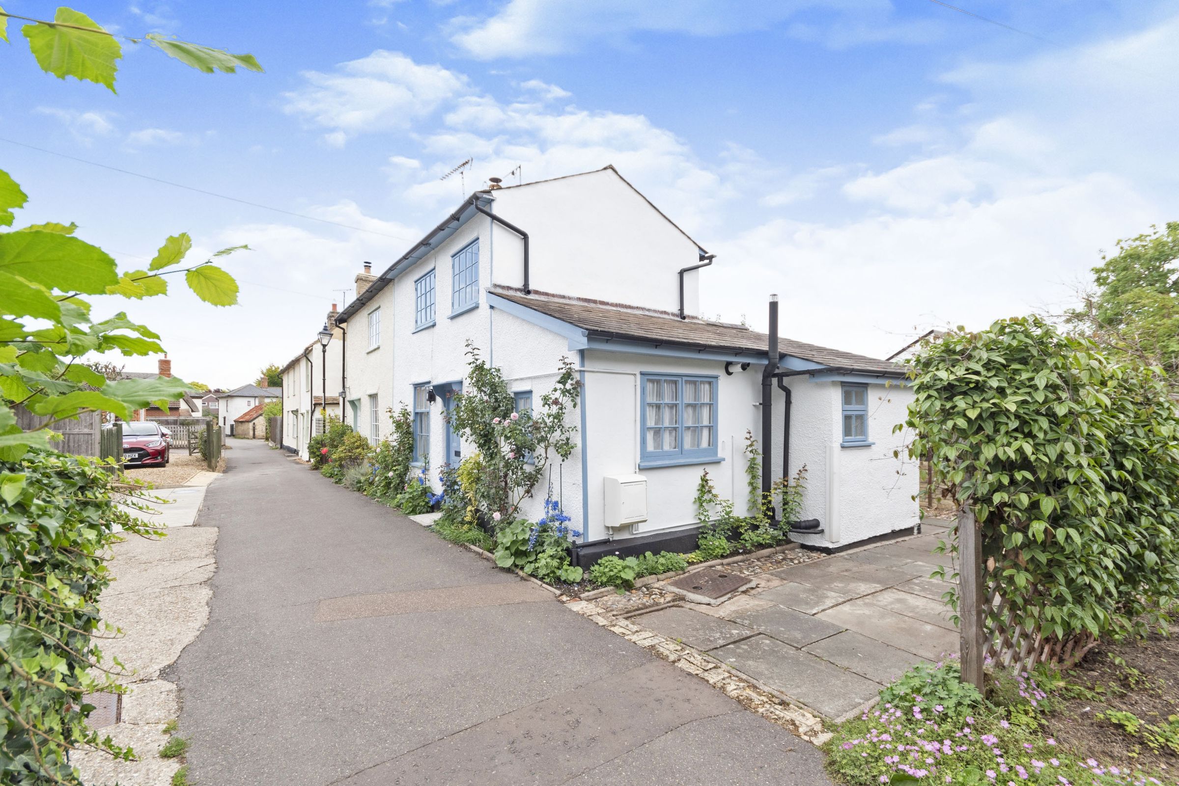 2 bed end terrace house for sale in Meeting Lane, Melbourn, Royston SG8