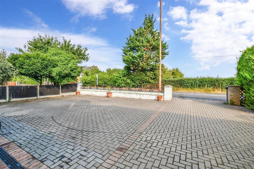 4 bed semidetached house for sale in Island Road, Upstreet, Canterbury