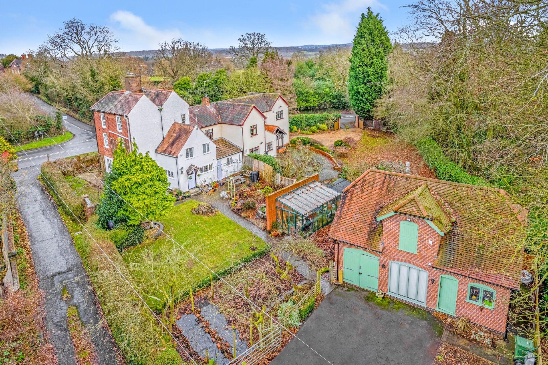 4 bed semidetached house for sale in Bridgnorth Road, Stourton