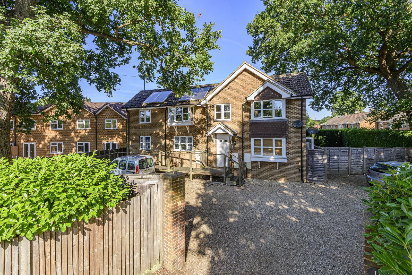 1 bed flat for sale in Hawthorn Close, Woking, Surrey GU22 Zoopla