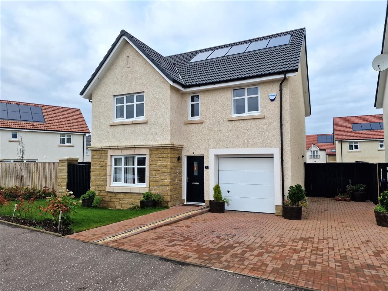 4 bed detached house to rent in Maidenhill Grove, Newton Mearns