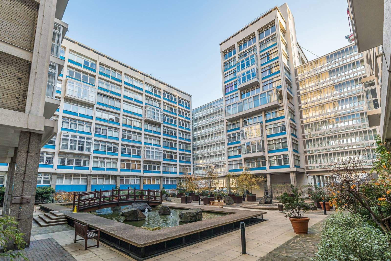 2 bed flat to rent in Metro Central Heights, Elephant And Castle SE1
