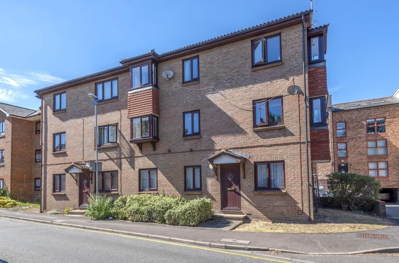 2 bed flat for sale in Hawker Court, Church Road, Kingston Upon Thames