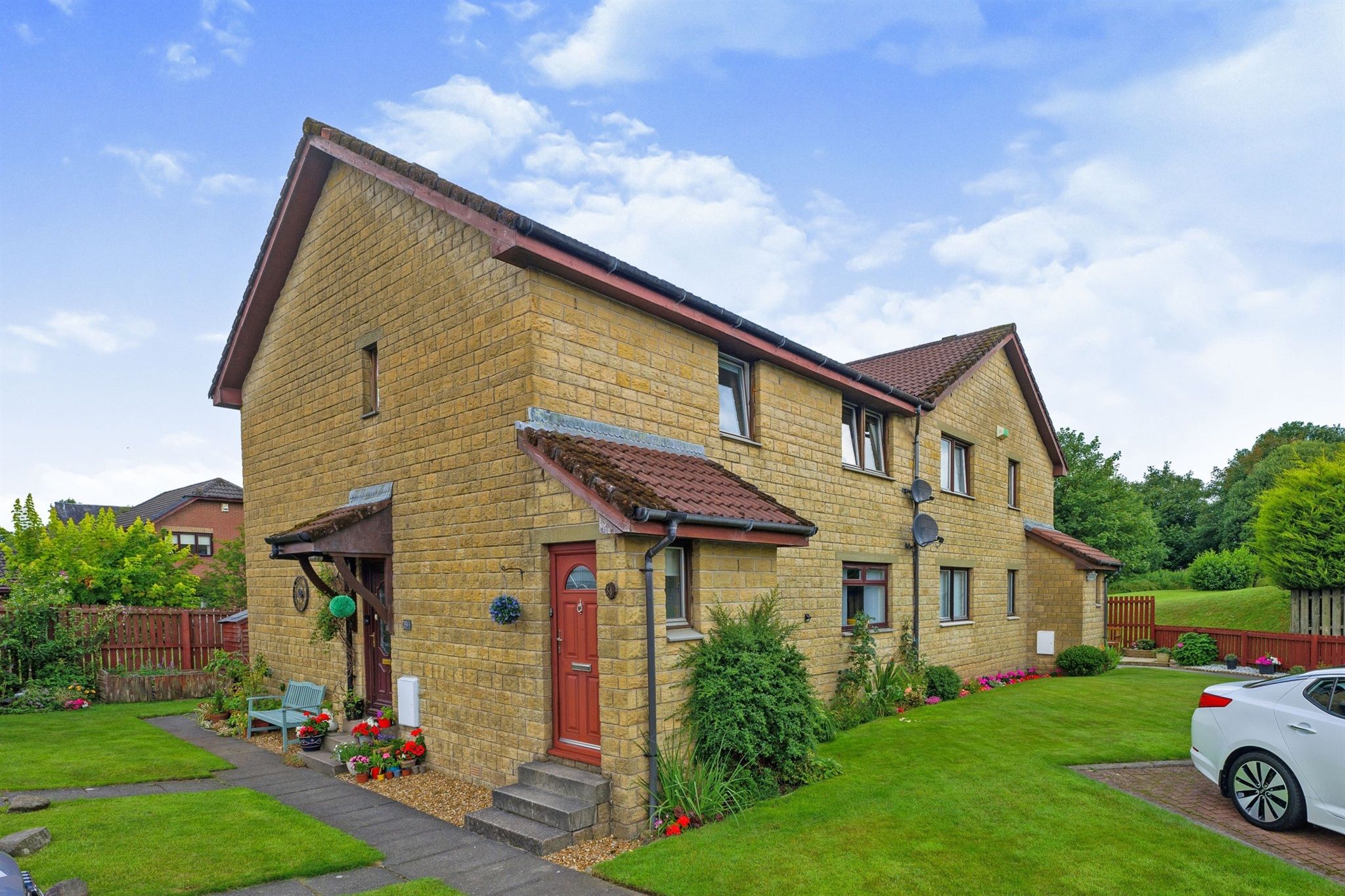 2 bed flat for sale in Honeysuckle Lane, Jamestown, Alexandria G83 Zoopla