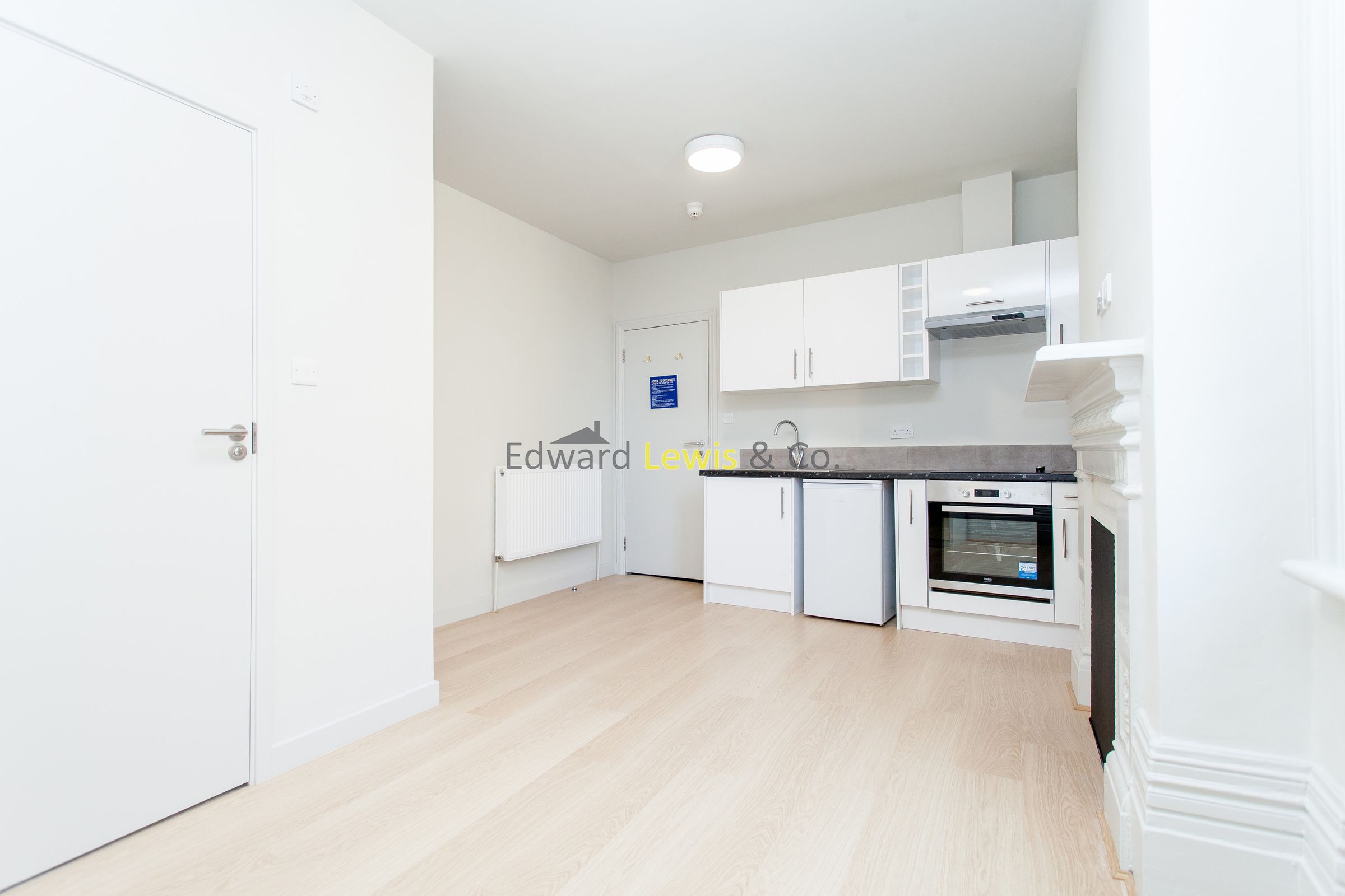 Studio to rent in Stoke Newington High Street, London N16 Zoopla