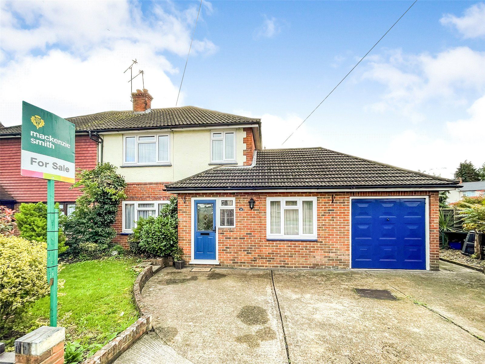 4 bed semidetached house for sale in Lower Farnham Road, Aldershot