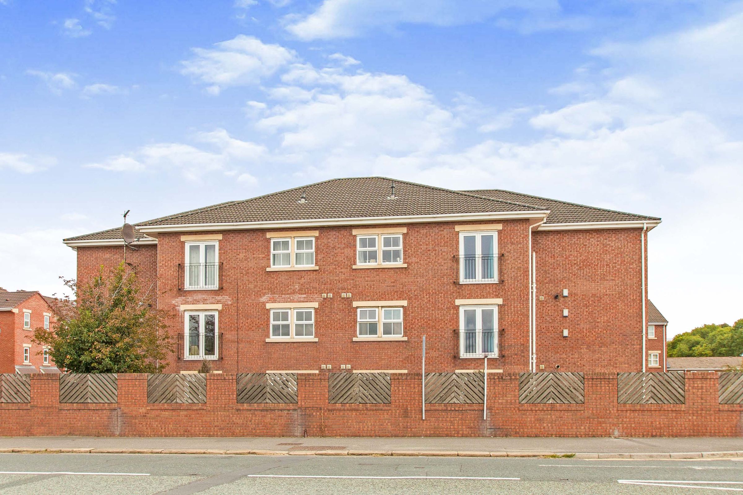 1 bed flat for sale in Meadowbrook Court, Morley, Leeds, West Yorkshire