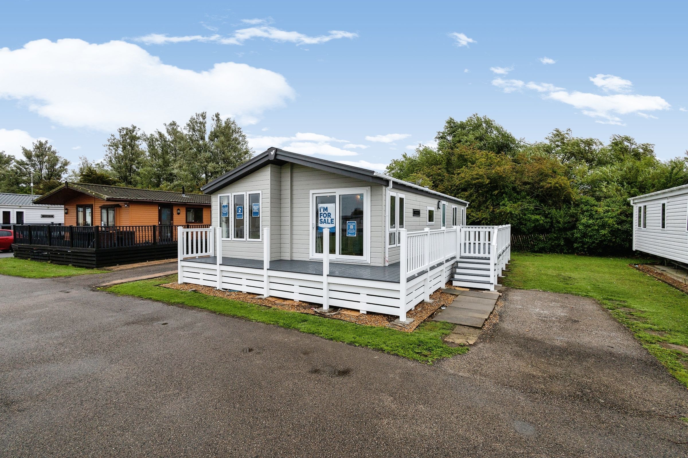 2 bed mobile/park home for sale in Lakeside Holiday Park, Vinnetrow Road,  Chichester PO20, £199,000 - Zoopla