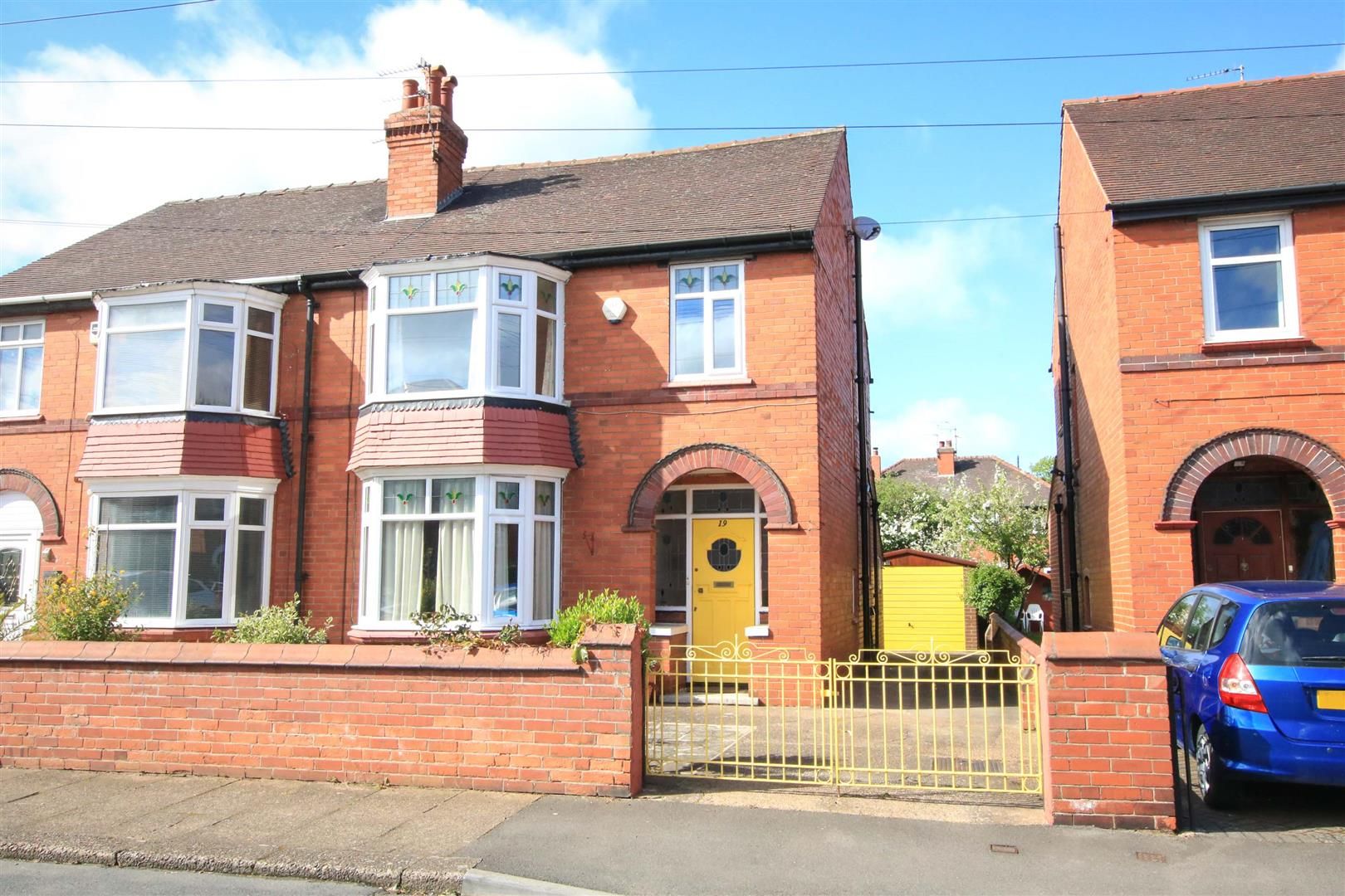 4 bed semidetached house for sale in Welbeck Road,